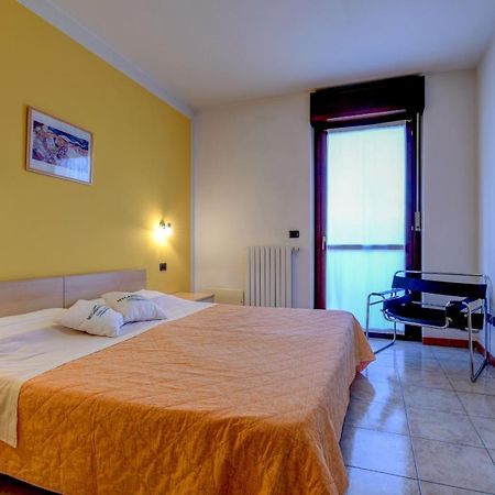 Residence Meridiana Peschiera del Garda Luaran gambar